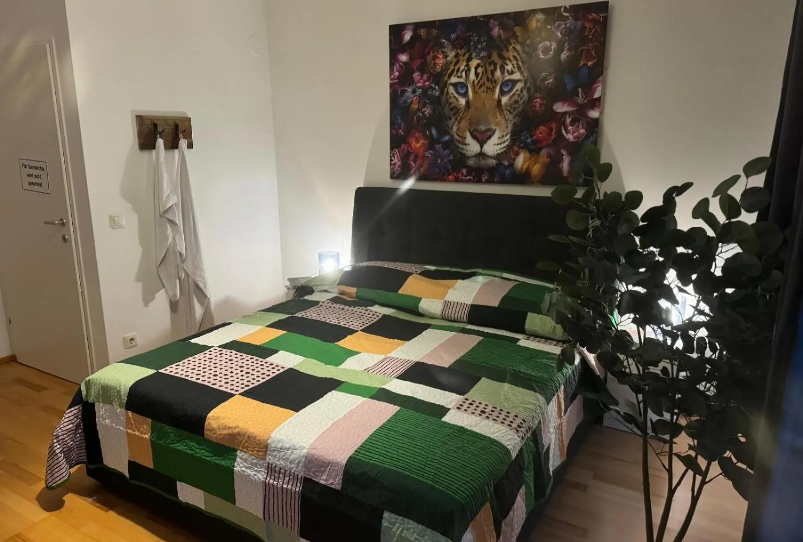 Apartment Fuer 4 Beim Westbahnhof Viena Áustria