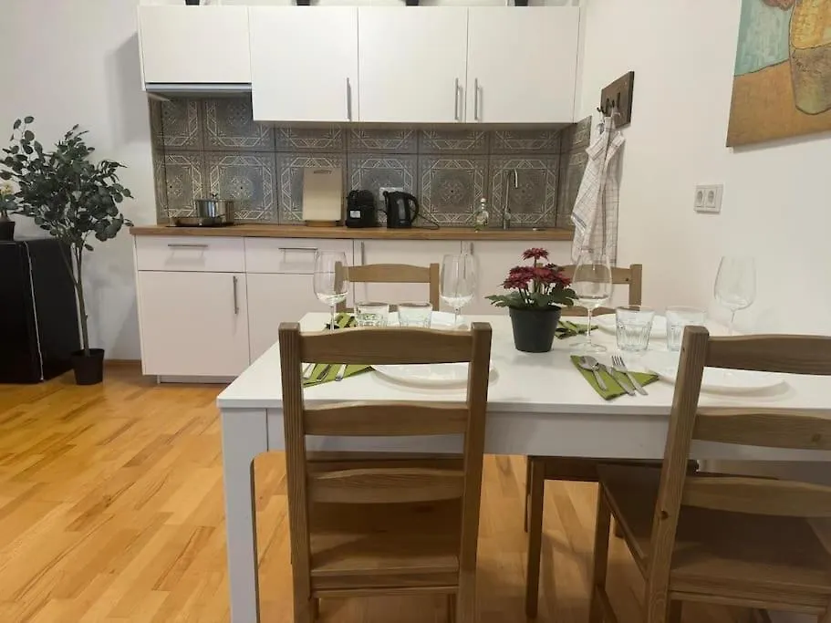Apartment Fuer 4 Beim Westbahnhof 维也纳